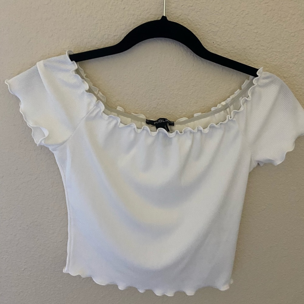 White crop tee